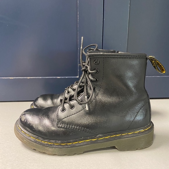 doc martens girls shoes